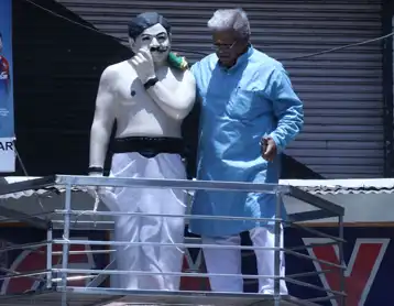चंद्रशेखर जी आजाद की प्रतिमा की सफाई कर स्नान आदि करा कर उनका माल्यार्पण